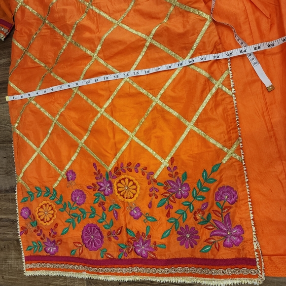 Inidan suit with salwaar kameez and dupatta - Picture 2 of 11